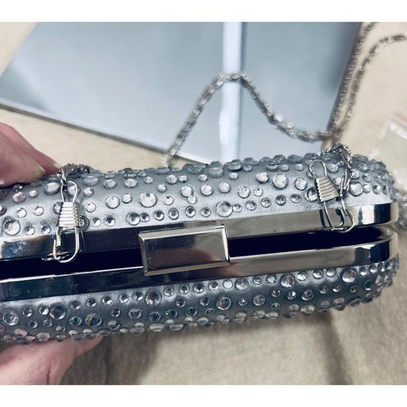 Silver Rhinestone Lux Metal Clutch Purse Excellent Condition!!! - Picture 4 of 6